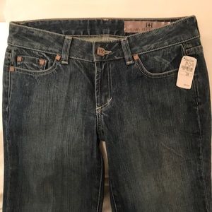 Henry III Generation Chelsea Bootcut Jeans Size 28 NWT